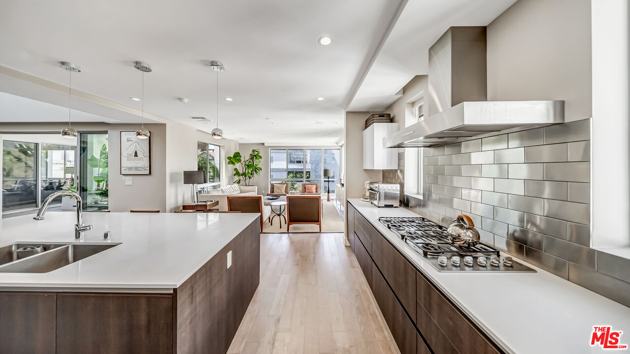 460 N Palm Dr Unit: 506PH