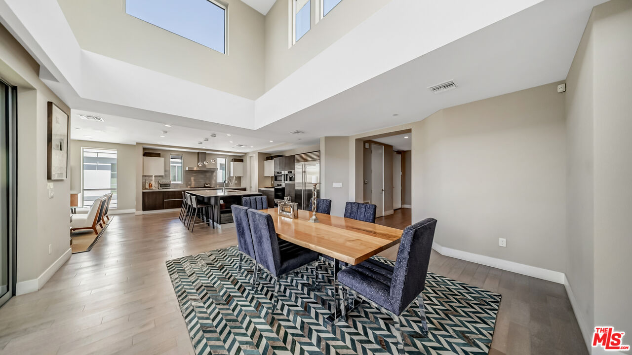 460 N Palm Dr Unit: 506PH