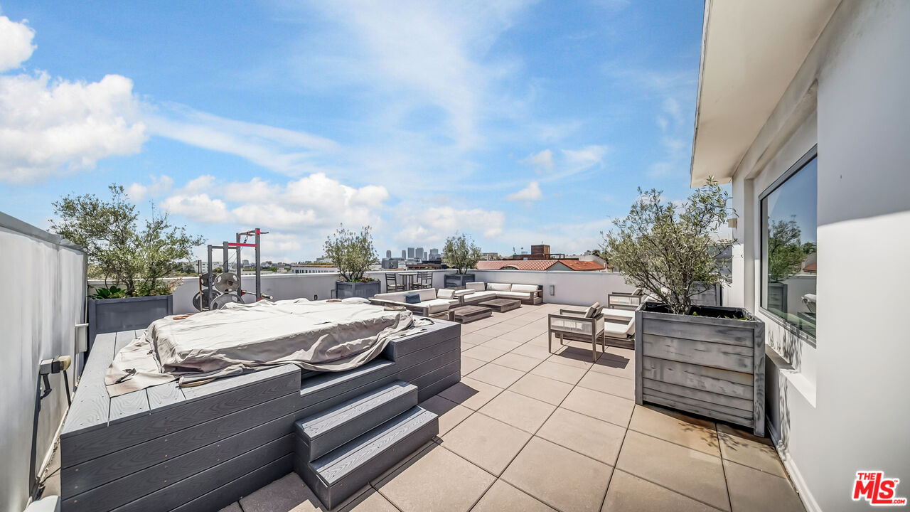 460 N Palm Dr Unit: 506PH