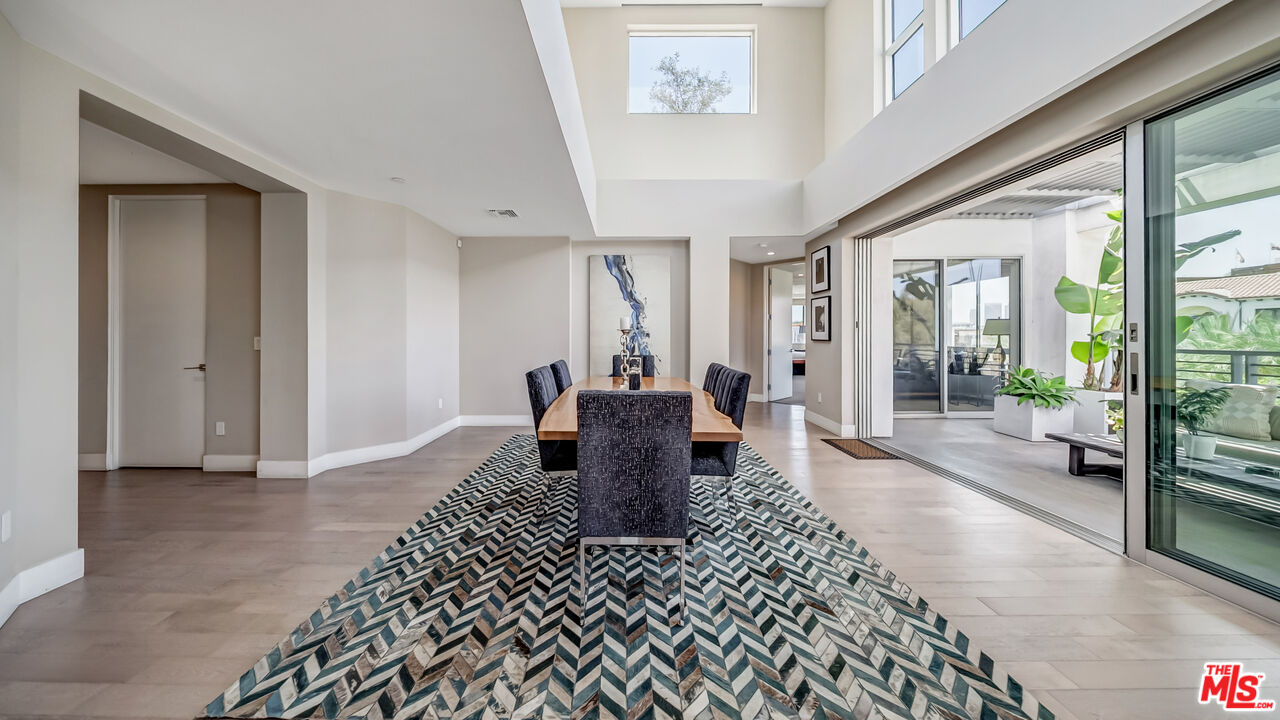 460 N Palm Dr Unit: 506PH