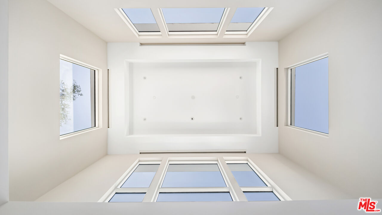 460 N Palm Dr Unit: 506PH