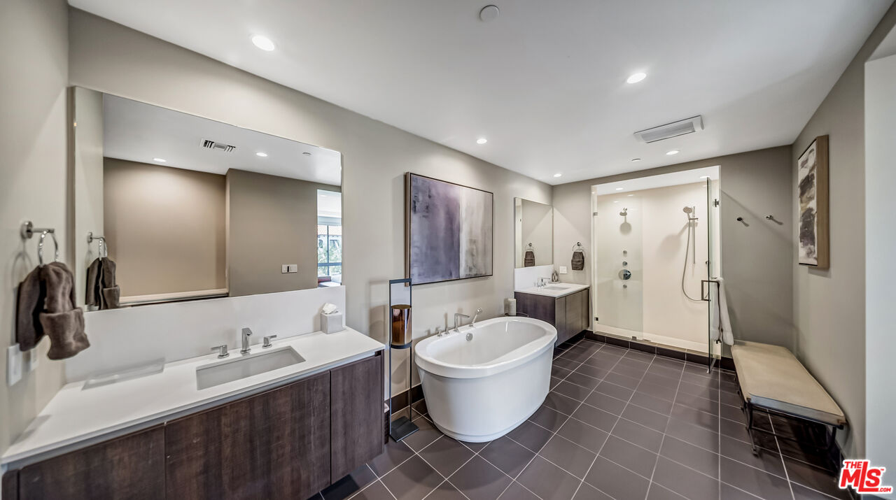 460 N Palm Dr Unit: 506PH