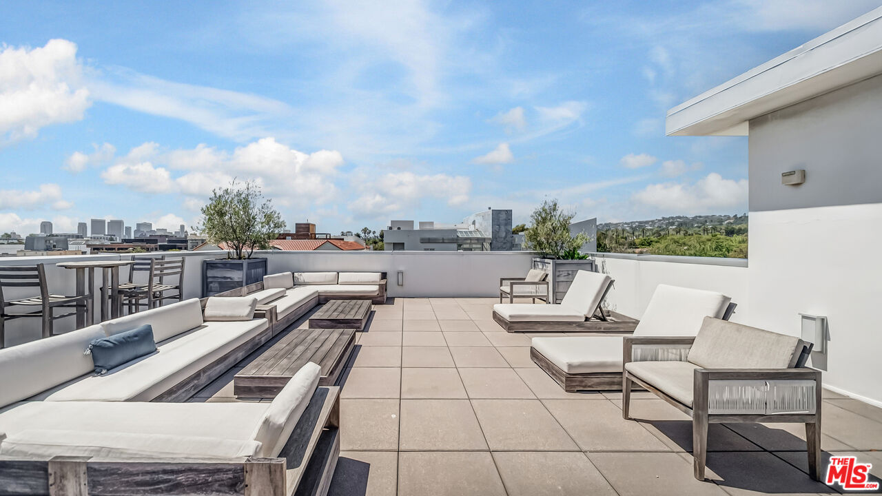 460 N Palm Dr Unit: 506PH