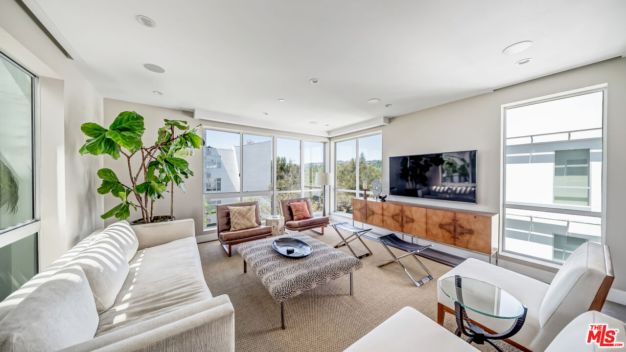 460 N Palm Dr Unit: 506PH