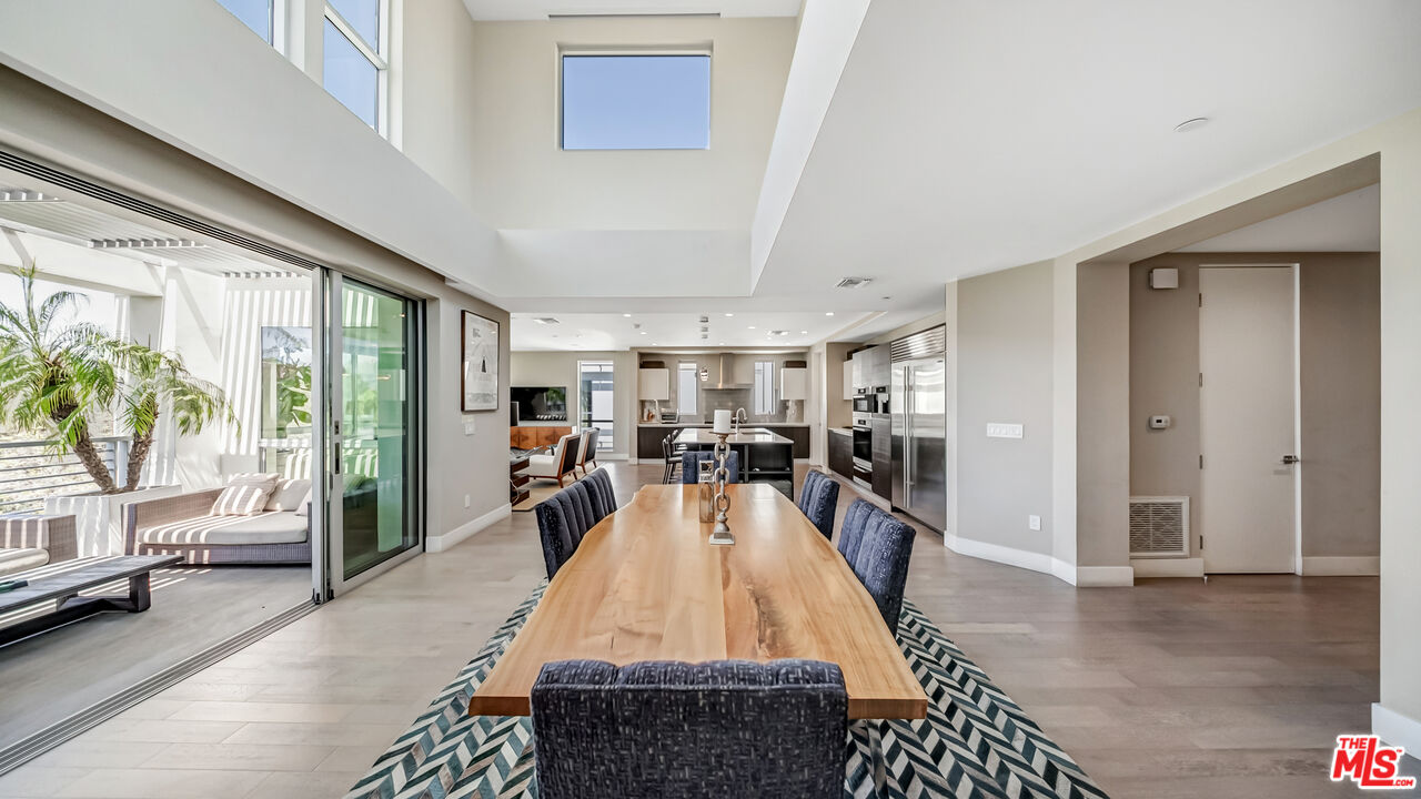 460 N Palm Dr Unit: 506PH