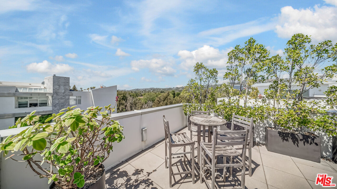 460 N Palm Dr Unit: 506PH