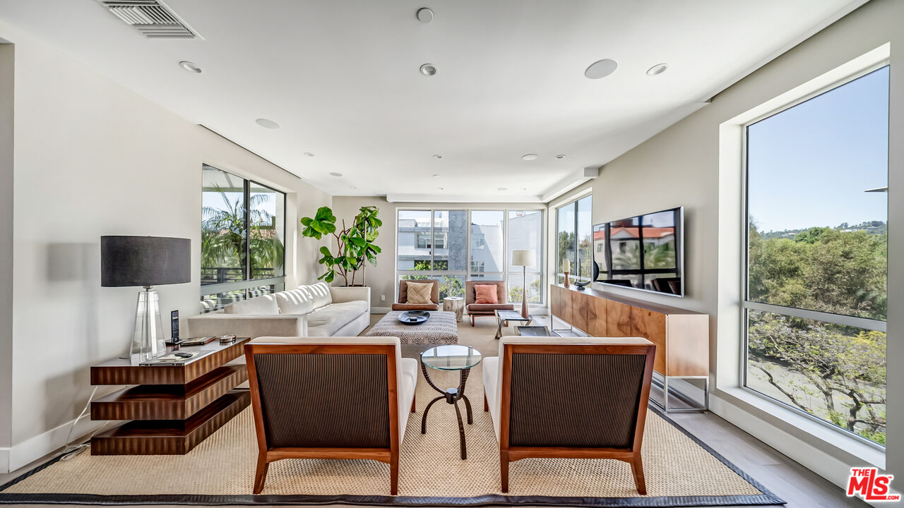 460 N Palm Dr Unit: 506PH