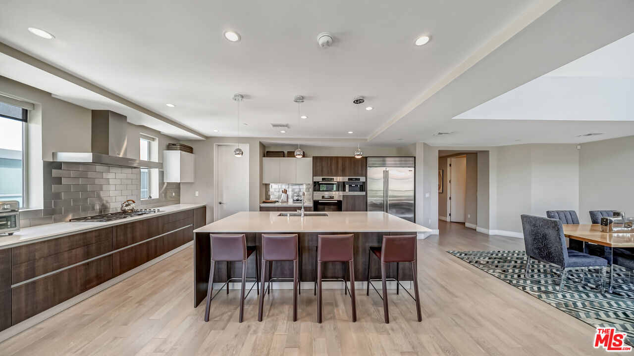 460 N Palm Dr Unit: 506PH