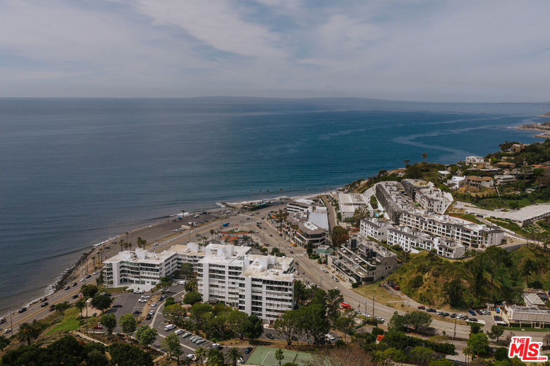 17352 W Sunset Blvd Unit: 1