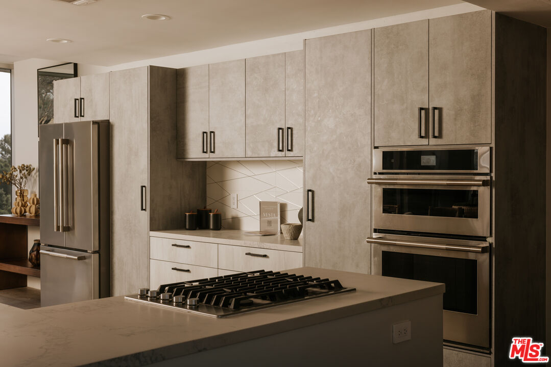 17352 W Sunset Blvd Unit: 1