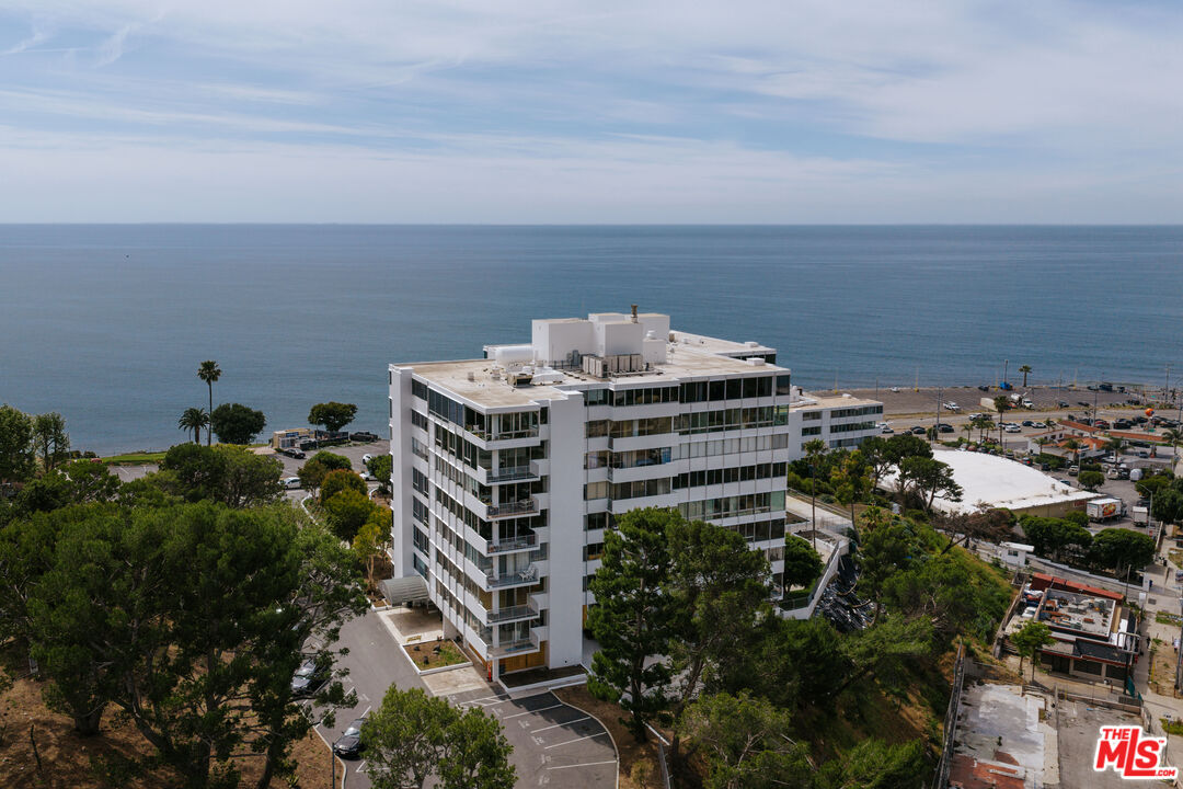 17352 W Sunset Blvd Unit: 1