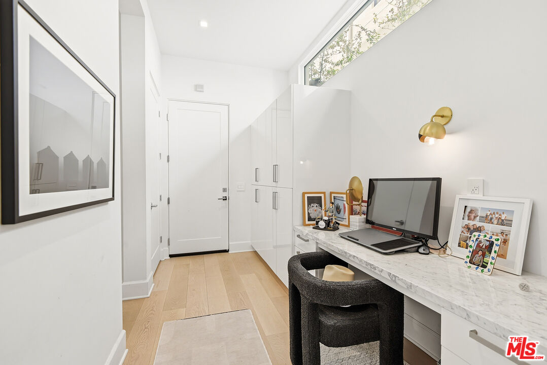5926 Firefly Pl