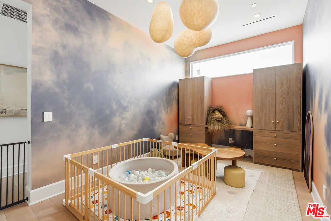 5926 Firefly Pl