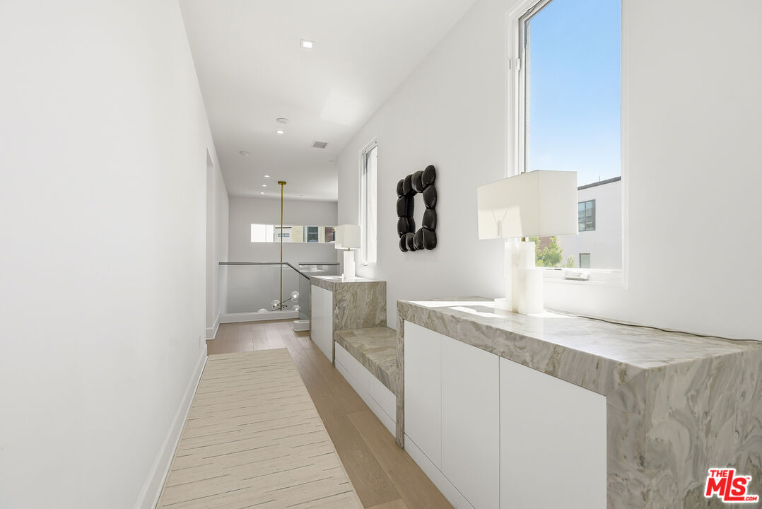 5926 Firefly Pl