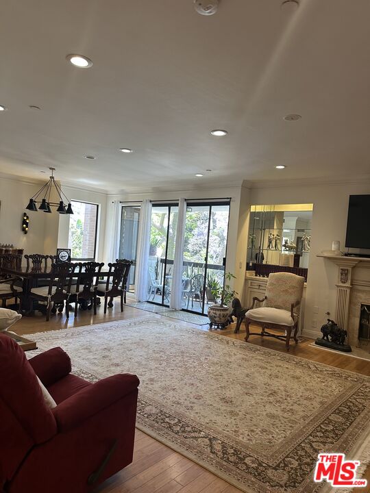 324 N Palm Dr Unit: 206