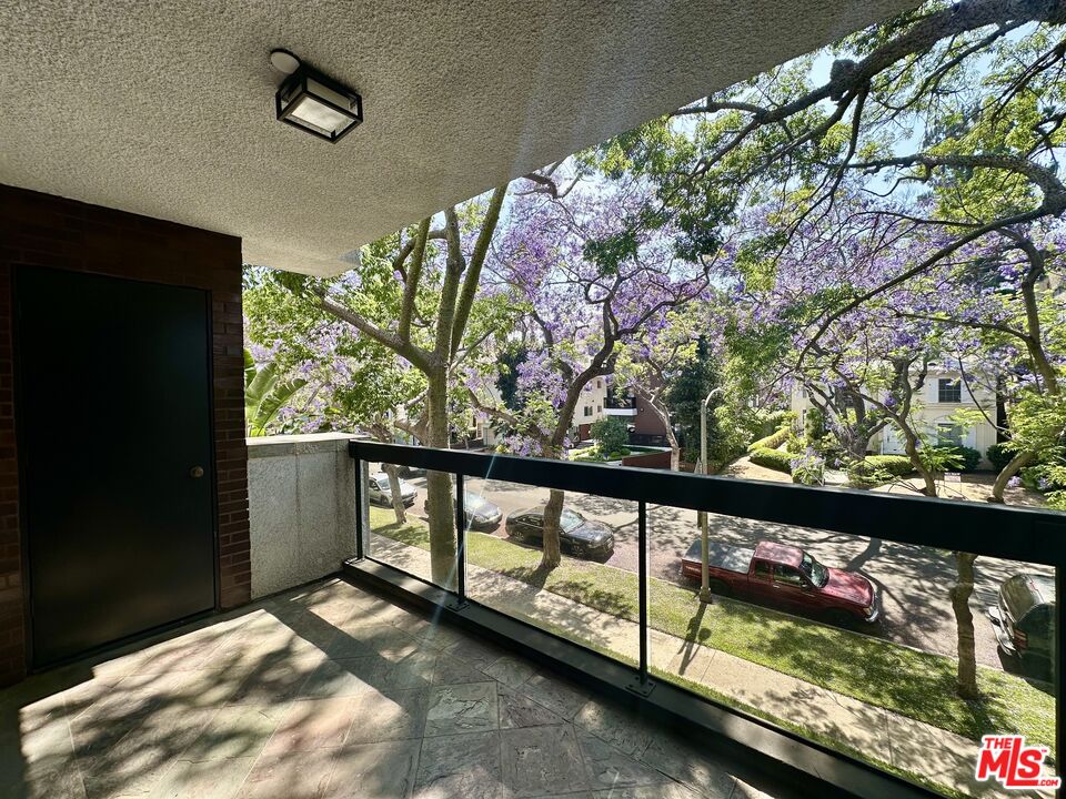 324 N Palm Dr Unit: 206