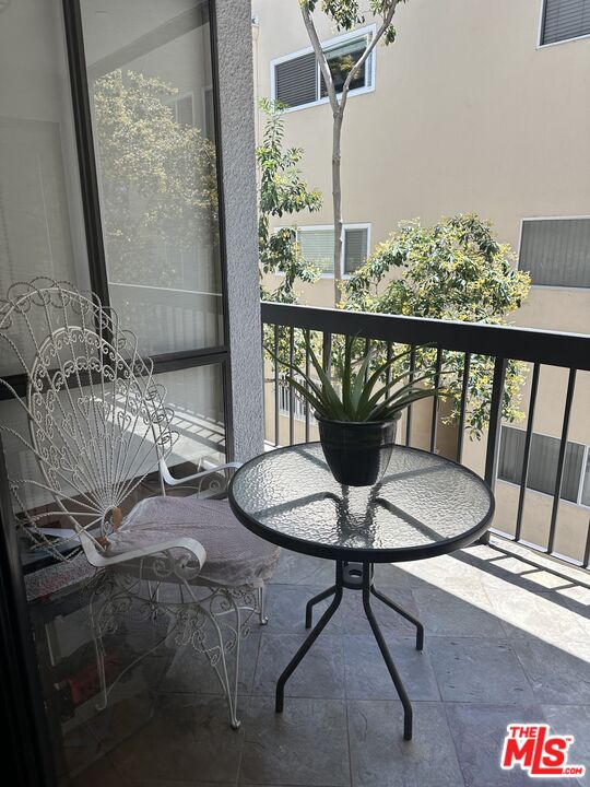 324 N Palm Dr Unit: 206