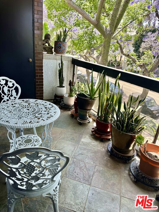 324 N Palm Dr Unit: 206