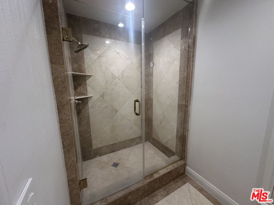 324 N Palm Dr Unit: 206