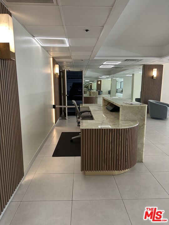 324 N Palm Dr Unit: 206