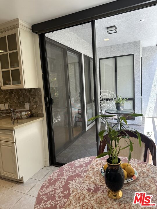 324 N Palm Dr Unit: 206