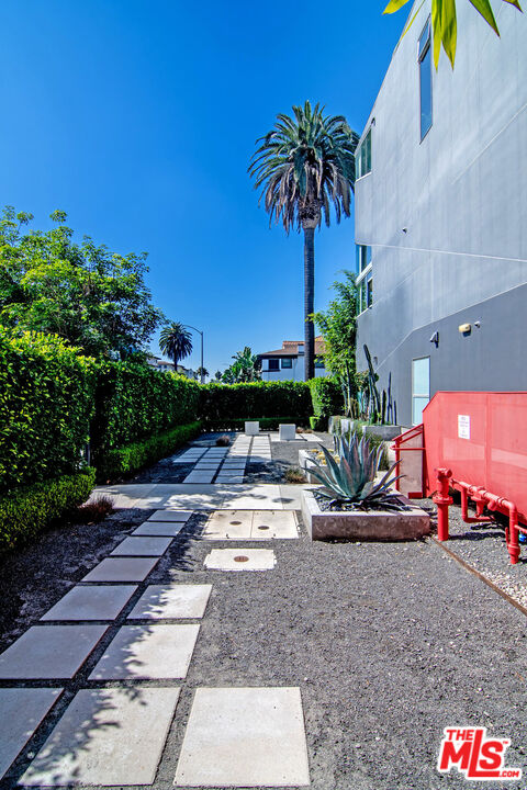 803 Wilcox Ave Unit: 11