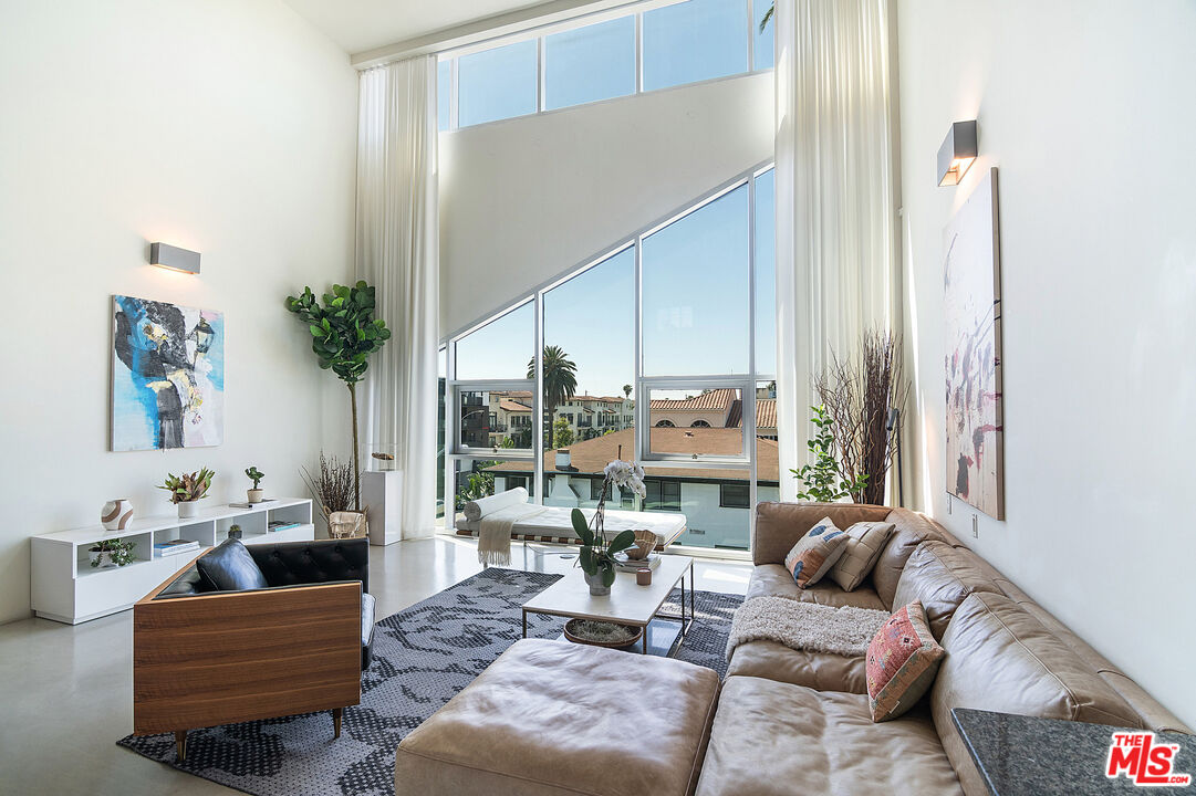803 Wilcox Ave Unit: 11