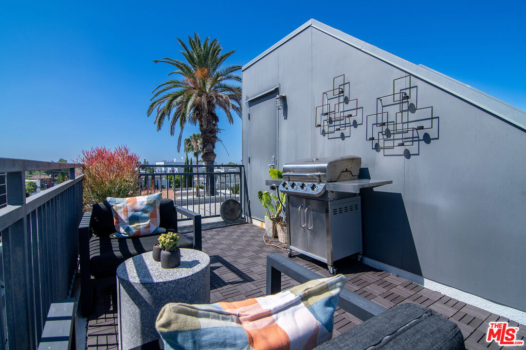803 Wilcox Ave Unit: 11