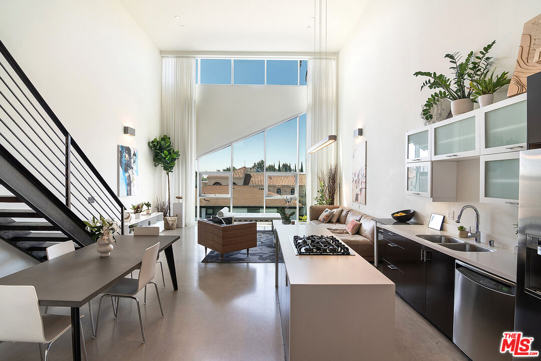 803 Wilcox Ave Unit: 11