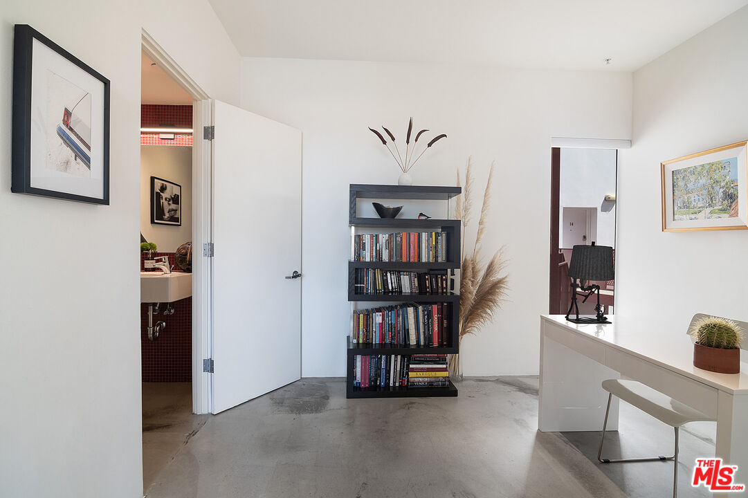 803 Wilcox Ave Unit: 11