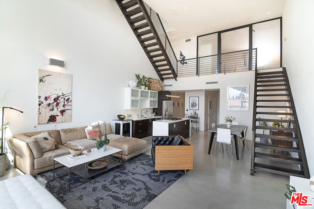 803 Wilcox Ave Unit: 11