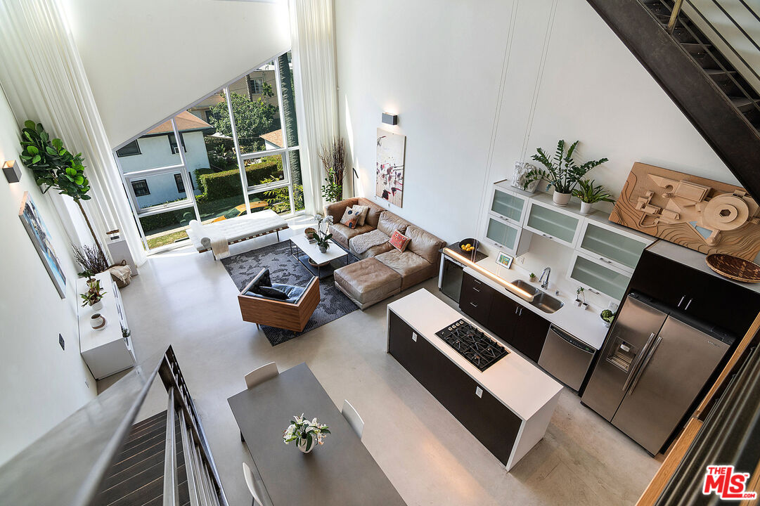 803 Wilcox Ave Unit: 11