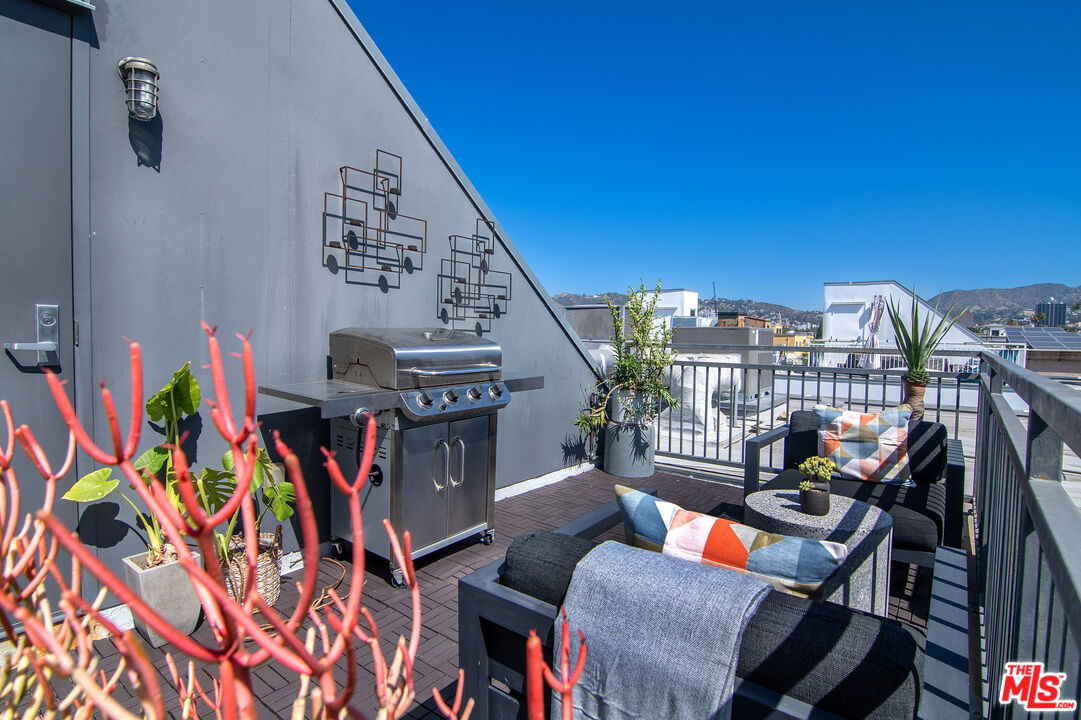 803 Wilcox Ave Unit: 11