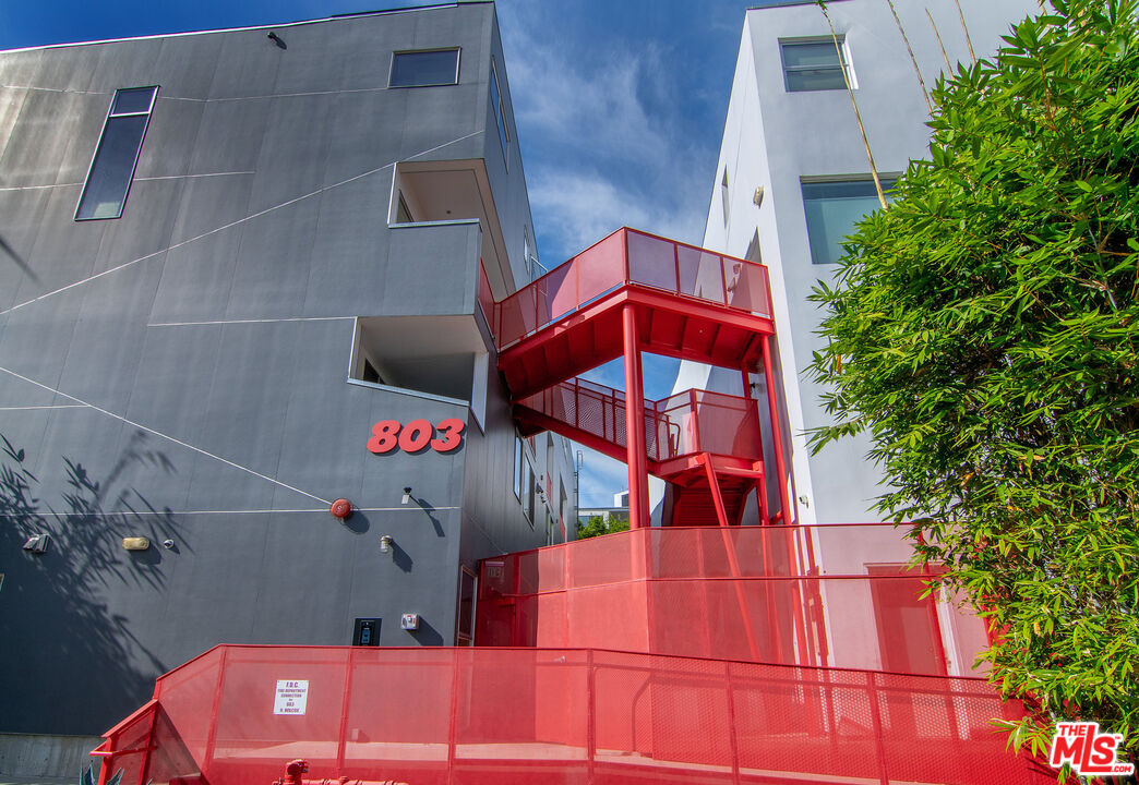803 Wilcox Ave Unit: 11