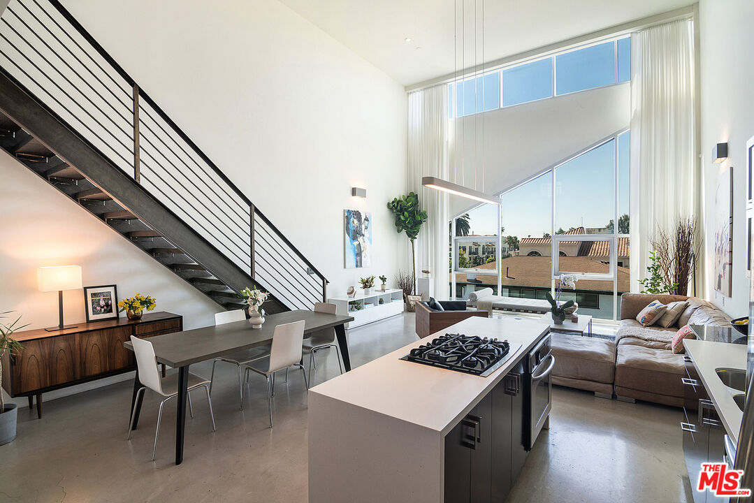 803 Wilcox Ave Unit: 11