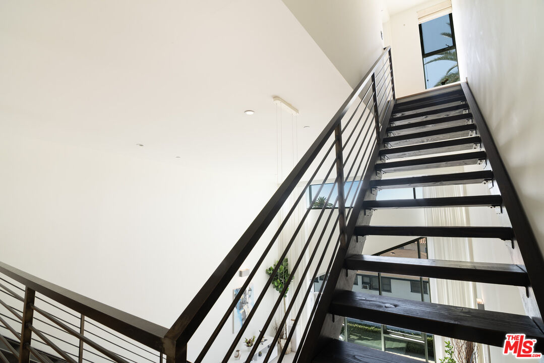 803 Wilcox Ave Unit: 11