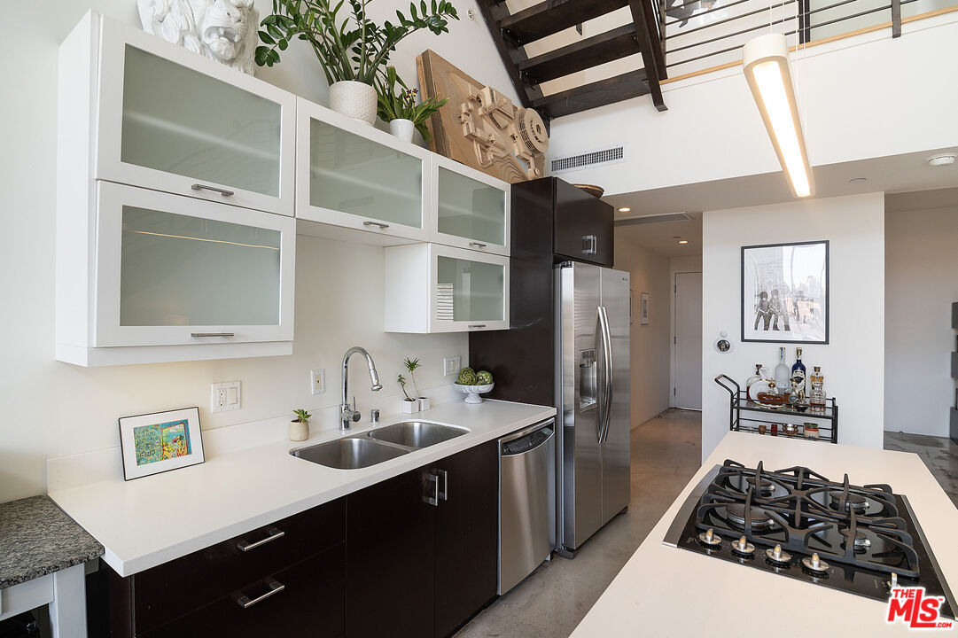 803 Wilcox Ave Unit: 11