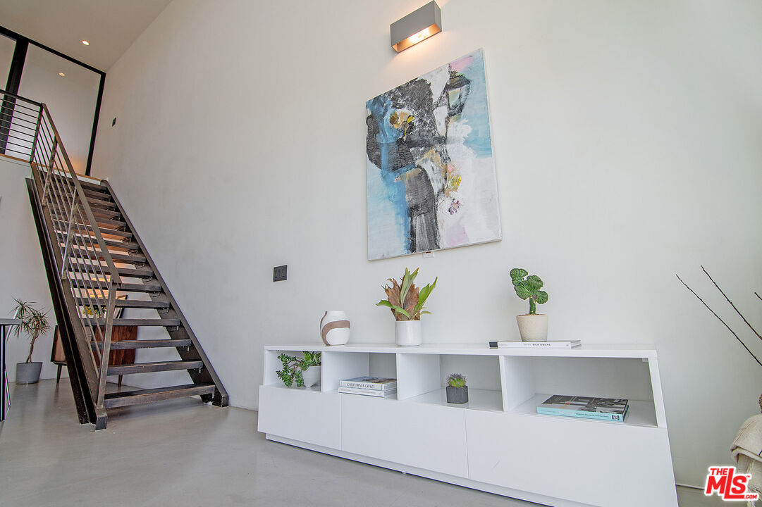 803 Wilcox Ave Unit: 11