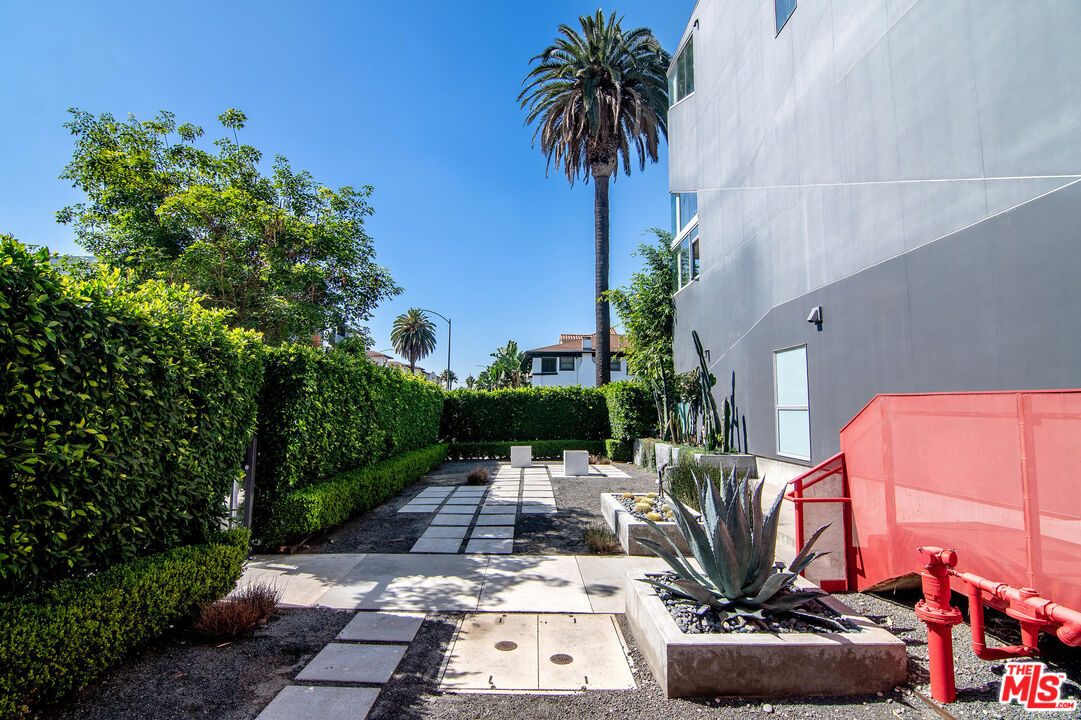 803 Wilcox Ave Unit: 11