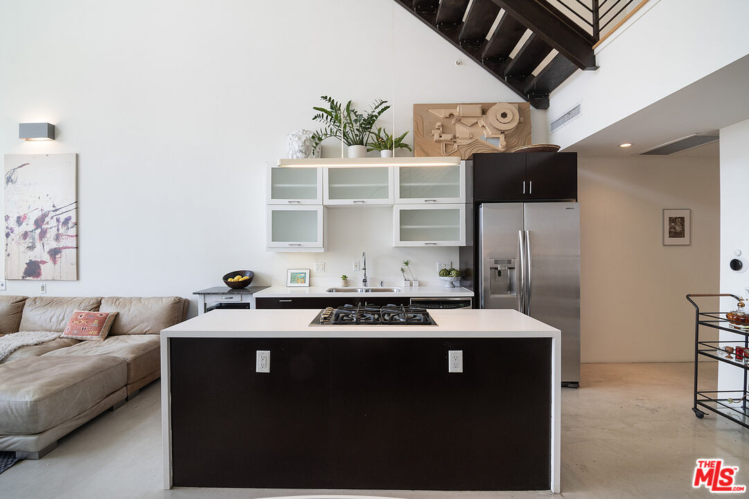803 Wilcox Ave Unit: 11