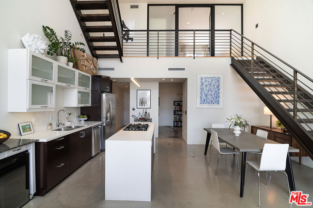 803 Wilcox Ave Unit: 11