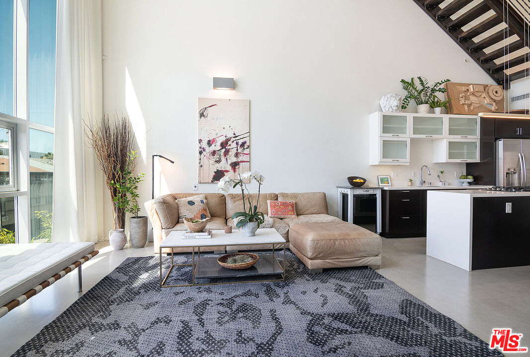 803 Wilcox Ave Unit: 11