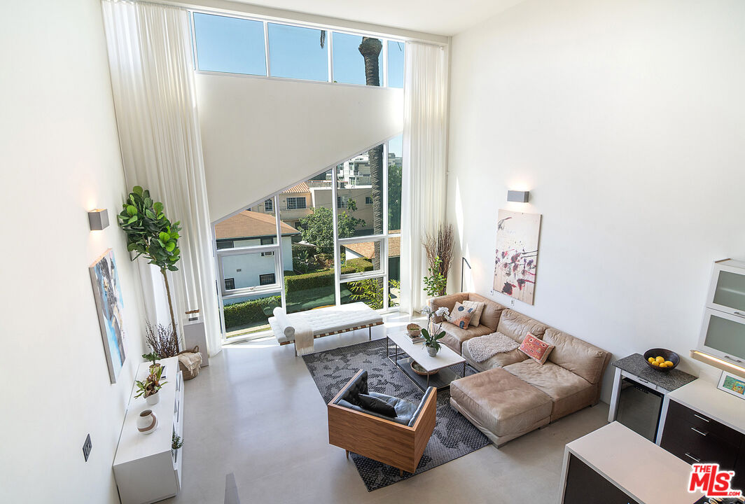 803 Wilcox Ave Unit: 11