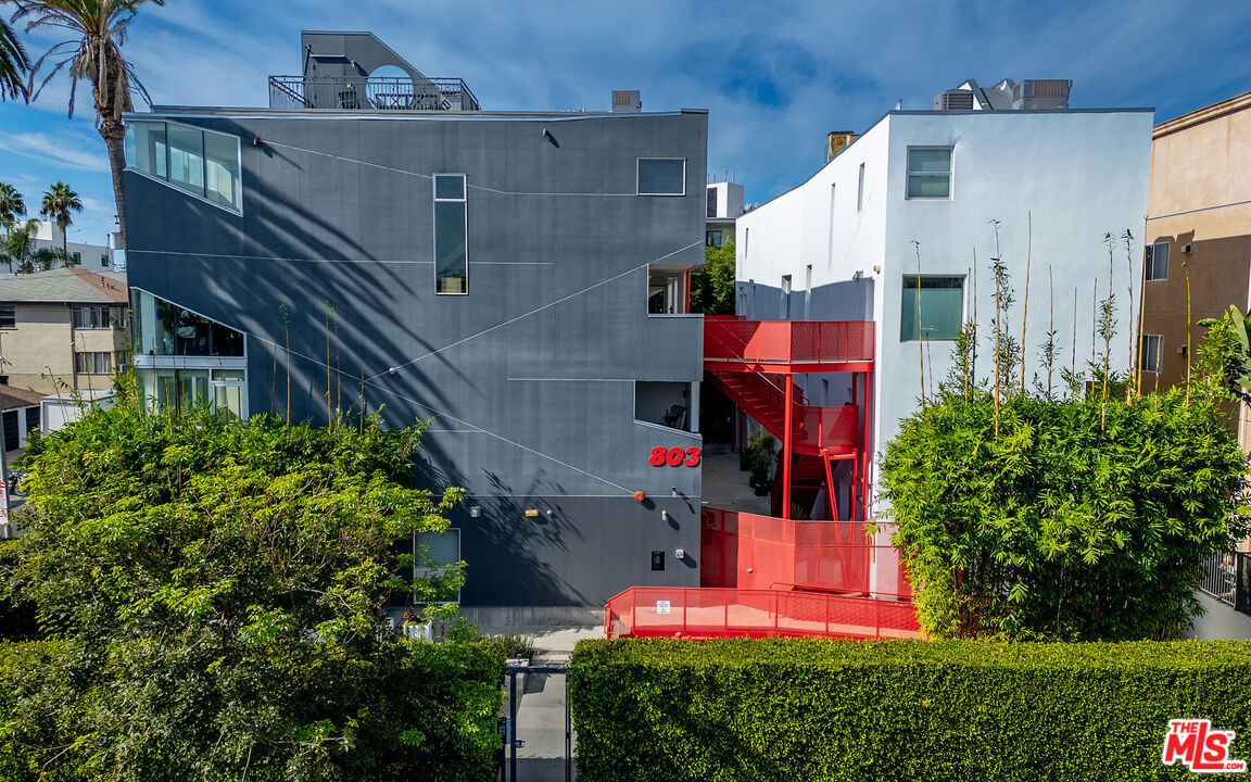 803 Wilcox Ave Unit: 11