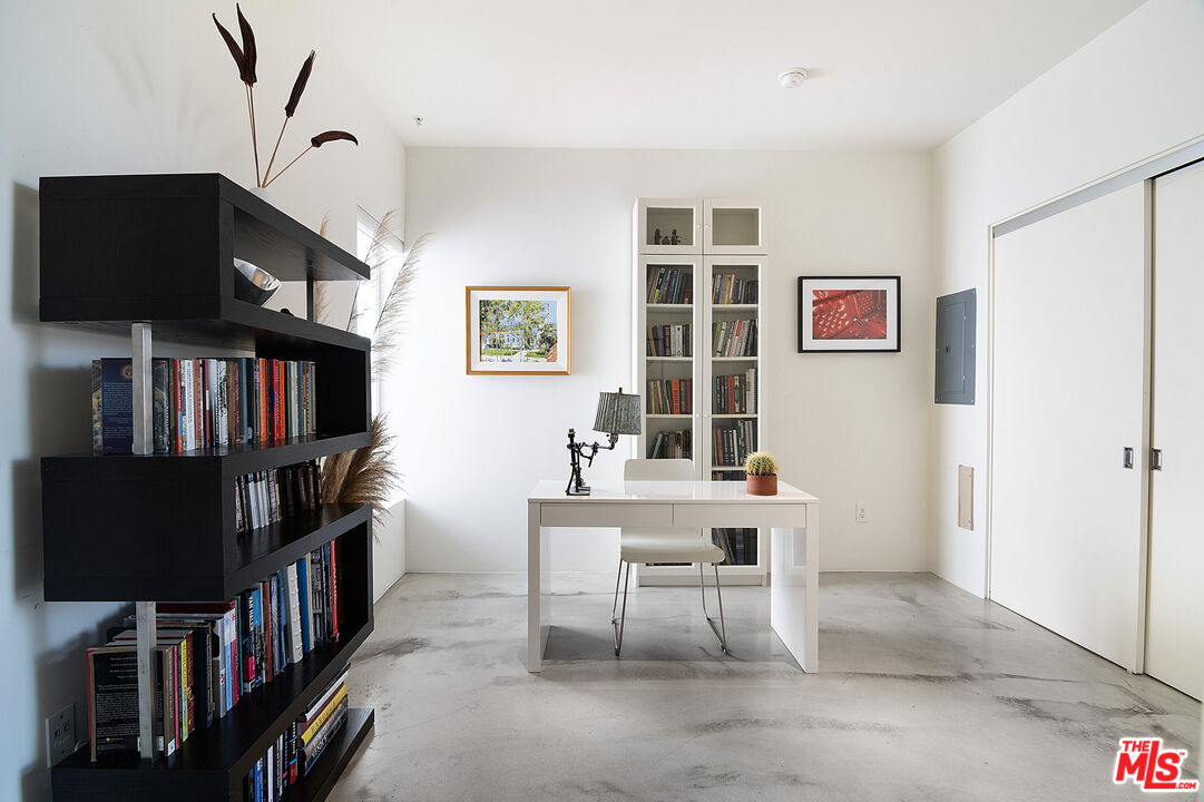 803 Wilcox Ave Unit: 11