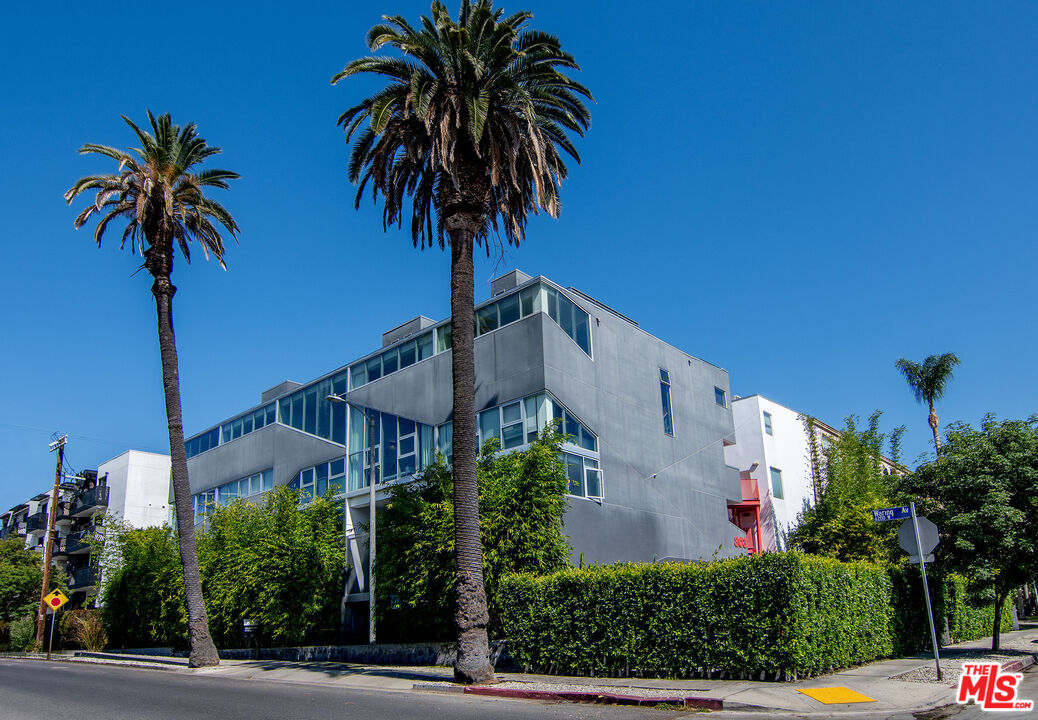 803 Wilcox Ave Unit: 11