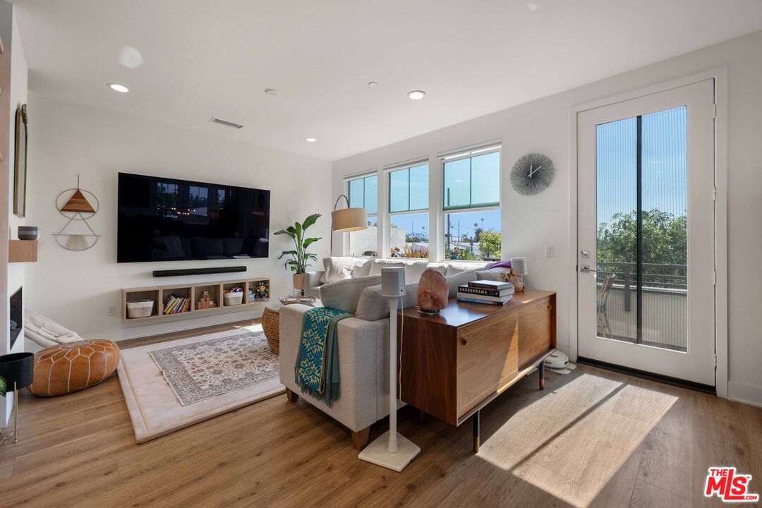 2911 W Exposition Pl Unit: 1