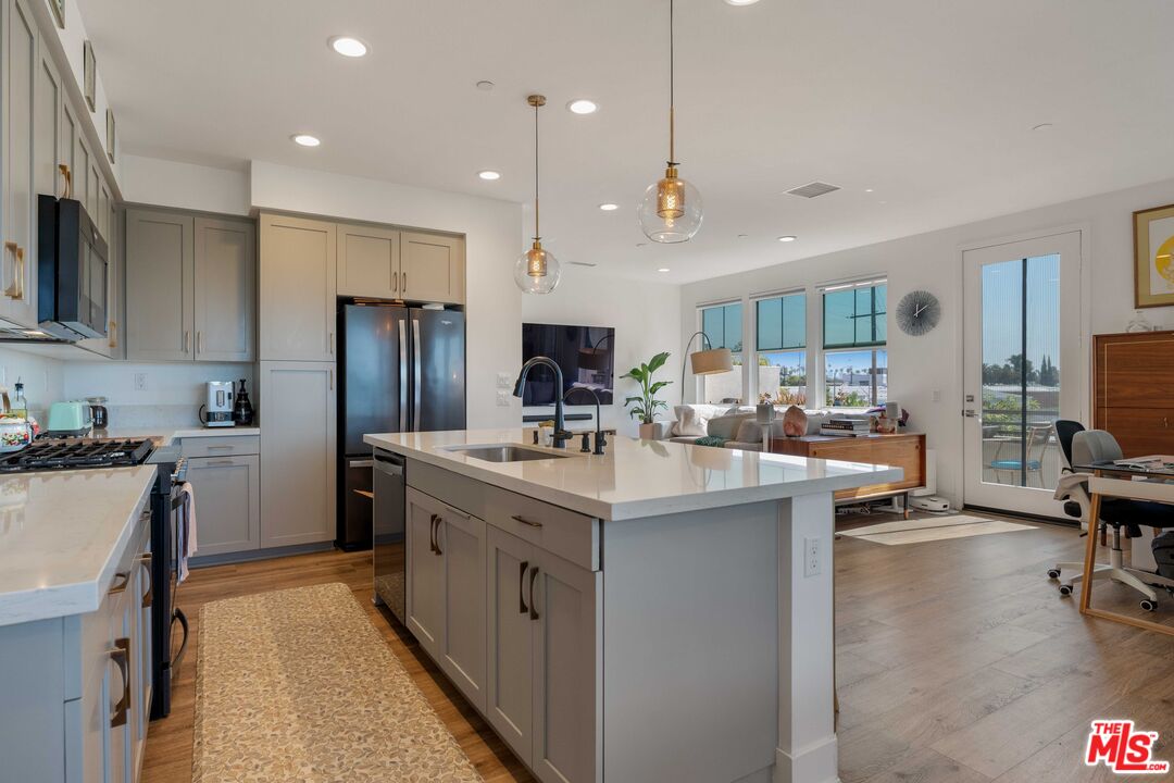 2911 W Exposition Pl Unit: 1