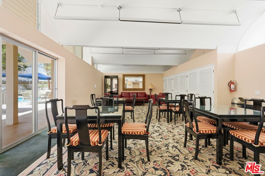 1333 S Beverly Glen Blvd Unit: 902