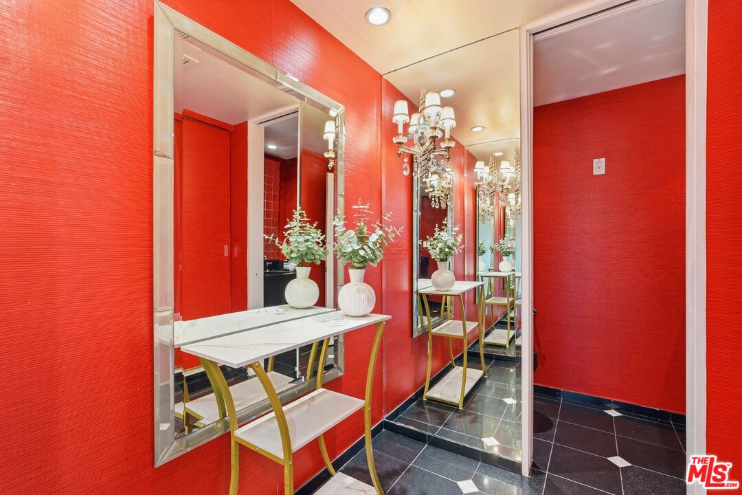 1333 S Beverly Glen Blvd Unit: 902